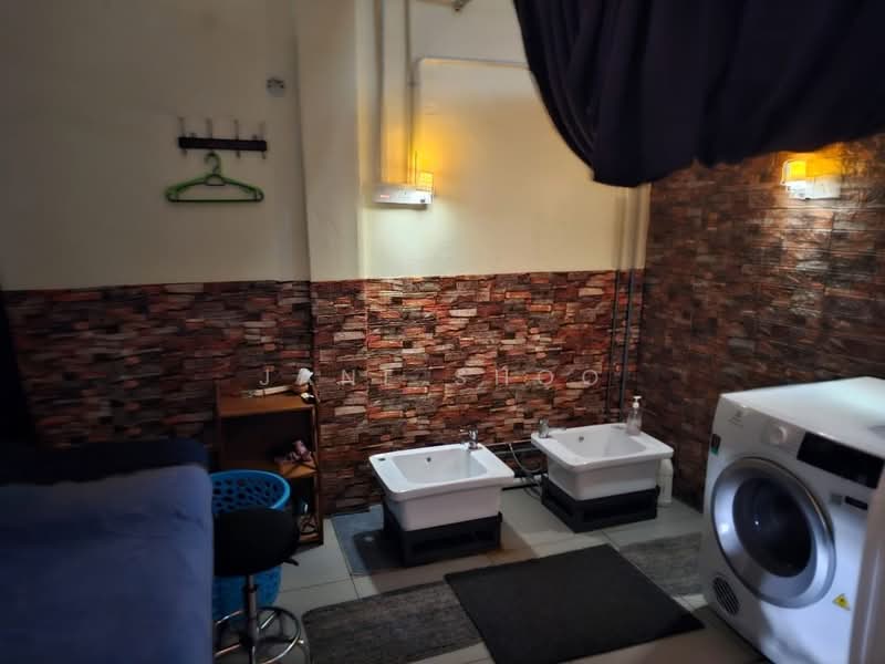 Kedai / Pejabat untuk Dijual di Kuchai Lama (Kuala Lumpur) - Jane Shoo - Bathroom - PropertyGuru.com.my