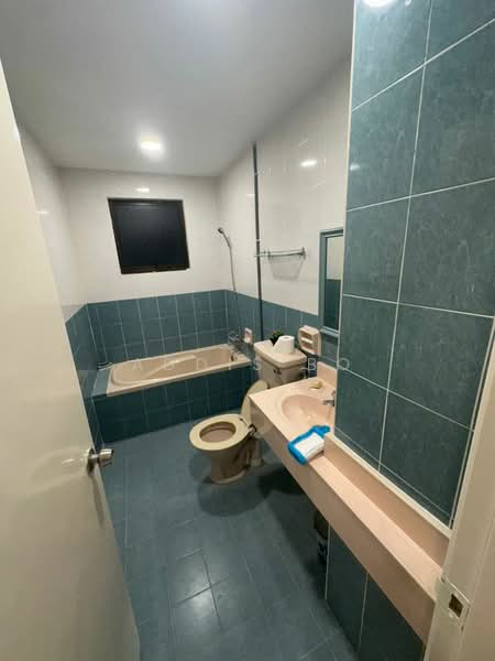 Evergreen Park Scot Pine untuk Untuk Disewa - RM 3,000 /bulan, Mac 2026 - Bathroom - PropertyGuru.com.my
