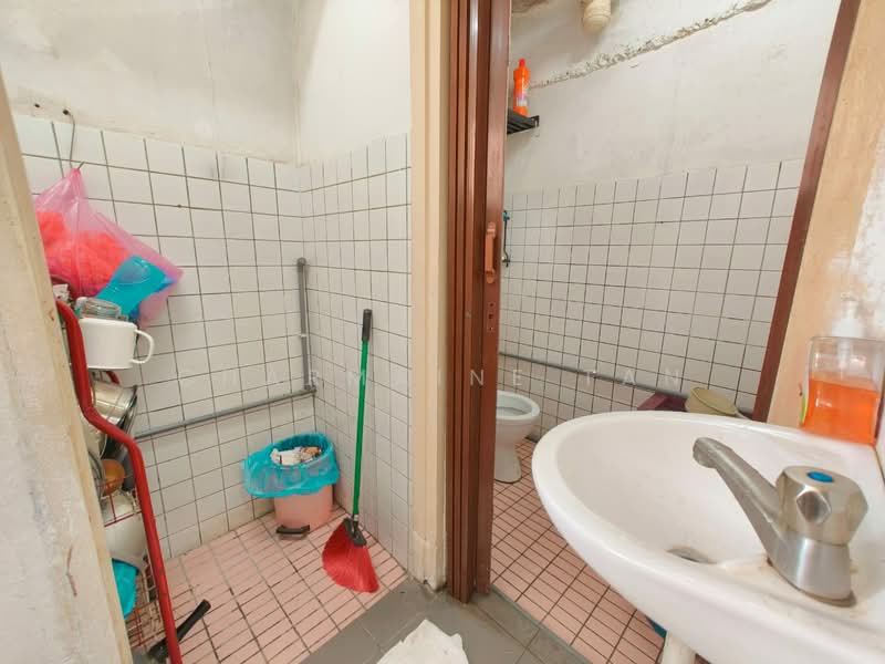 Apartment for Sale at Teratak Muhibbah - Charmaine Tan - Bathroom - PropertyGuru.com.my