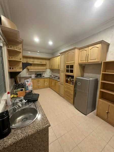Evergreen Park Scot Pine untuk Untuk Disewa - RM 1,400 /bulan, Mac 2026 - Kitchen - PropertyGuru.com.my
