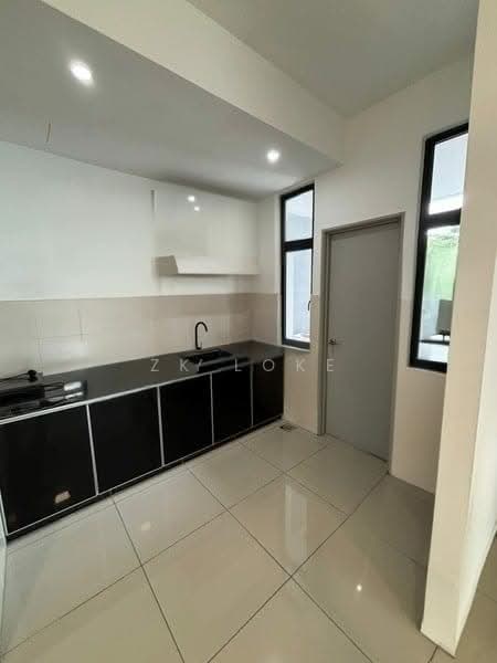 Apartment for Sale at Austin Regency (Pangsapuri Austin Perdana) - ZK Loke - Kitchen - PropertyGuru.com.my