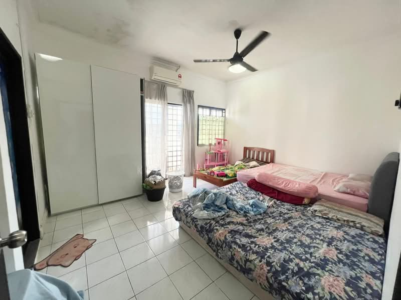 2-storey Terraced House for Sale in Bandar Selesa Jaya (Skudai) - Karl Ho - Bedroom - PropertyGuru.com.my