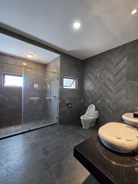 Taman Manikar Bungalow untuk Untuk Disewa - RM 16,000 /bulan, Mac 2026 - Bathroom - PropertyGuru.com.my