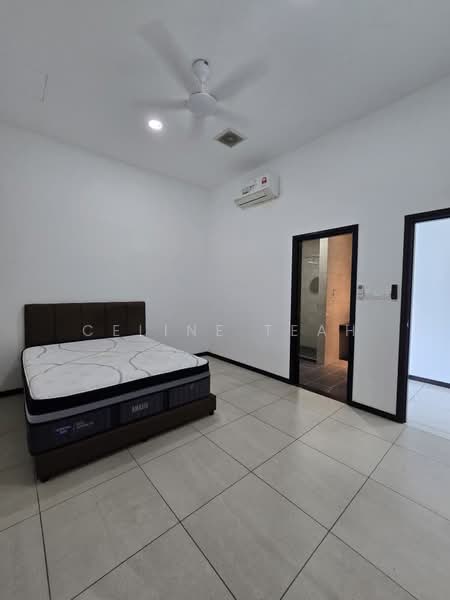 Taman Manikar Bungalow untuk Untuk Disewa - RM 16,000 /bulan, Mac 2026 - Bedroom - PropertyGuru.com.my