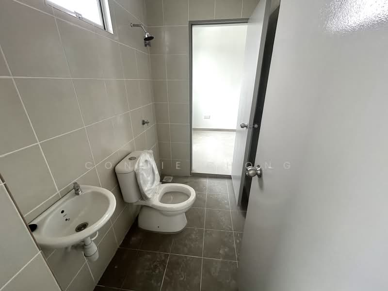 DOUBLE STOREY @ TAMAN BAKTI YNS untuk Untuk Dijual - RM 630,000, Apr 2026 - Bathroom - PropertyGuru.com.my