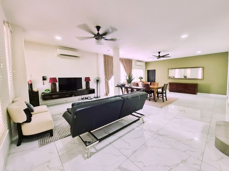 Bungalow for Sale in Seksyen 8 (Shah Alam) - Ali Idris - Living Room - PropertyGuru.com.my