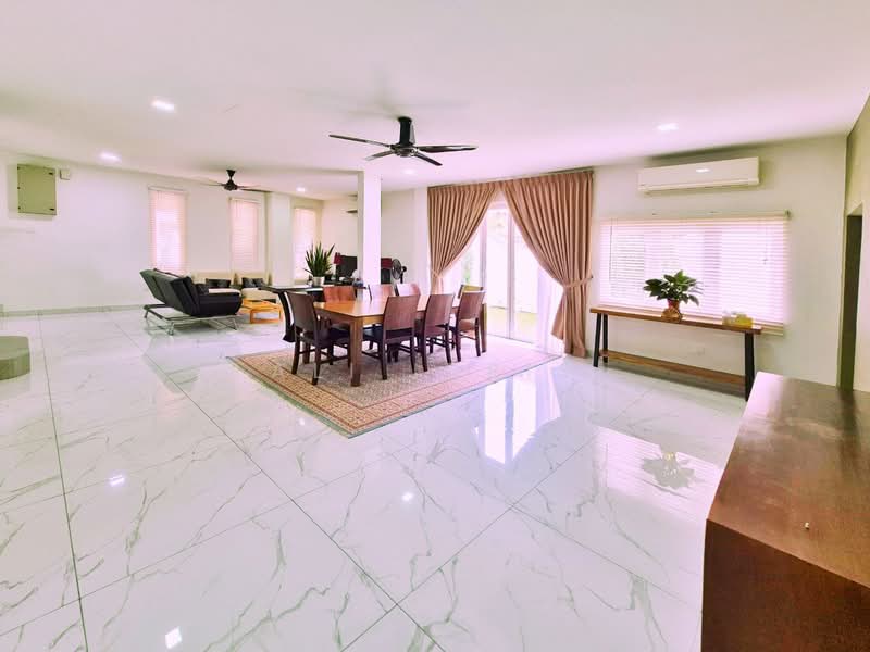 Bungalow for Sale in Seksyen 8 (Shah Alam) - Ali Idris - Living Room - PropertyGuru.com.my