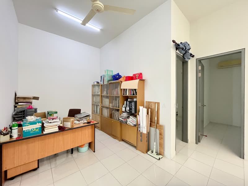 2-storey Terraced House for Sale in Bandar Saujana Putra (Tanjong Duabelas) - Charlie Gan - Study - PropertyGuru.com.my