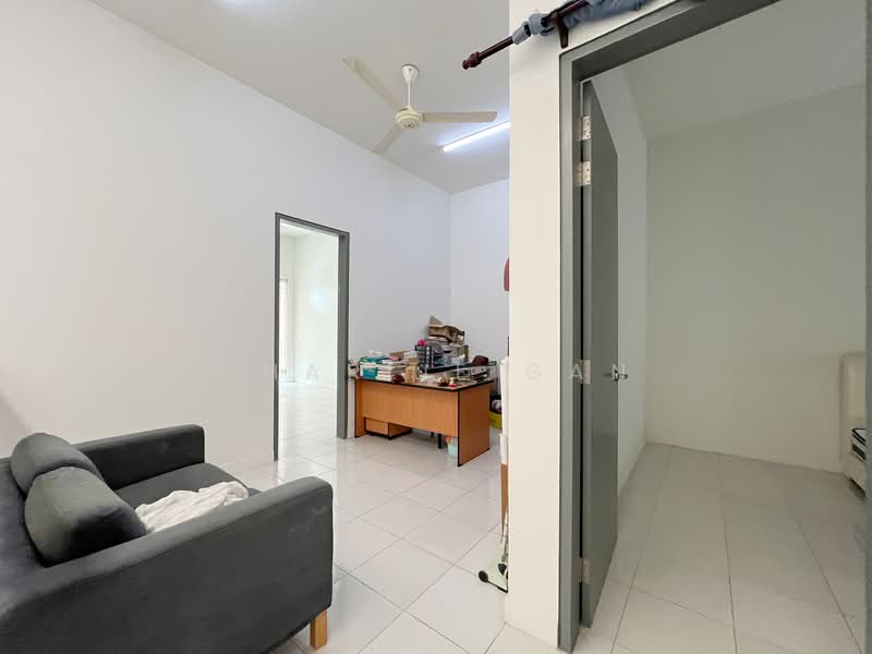 2-storey Terraced House for Sale in Bandar Saujana Putra (Tanjong Duabelas) - Charlie Gan - Study - PropertyGuru.com.my