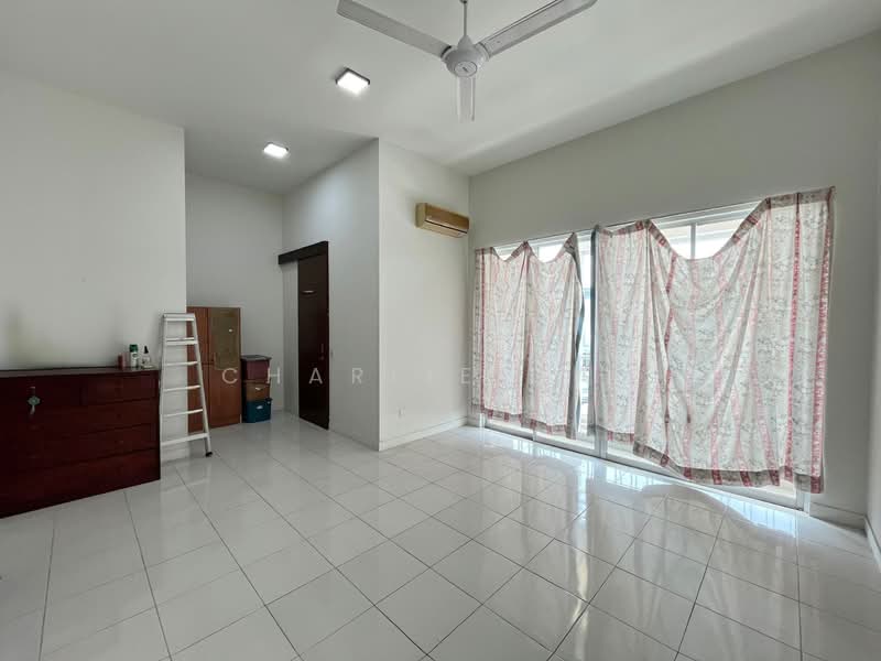 2-storey Terraced House for Sale in Bandar Saujana Putra (Tanjong Duabelas) - Charlie Gan - Living Room - PropertyGuru.com.my