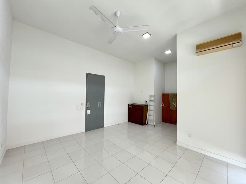 2-storey Terraced House for Sale in Bandar Saujana Putra (Tanjong Duabelas) - Charlie Gan - PropertyGuru.com.my