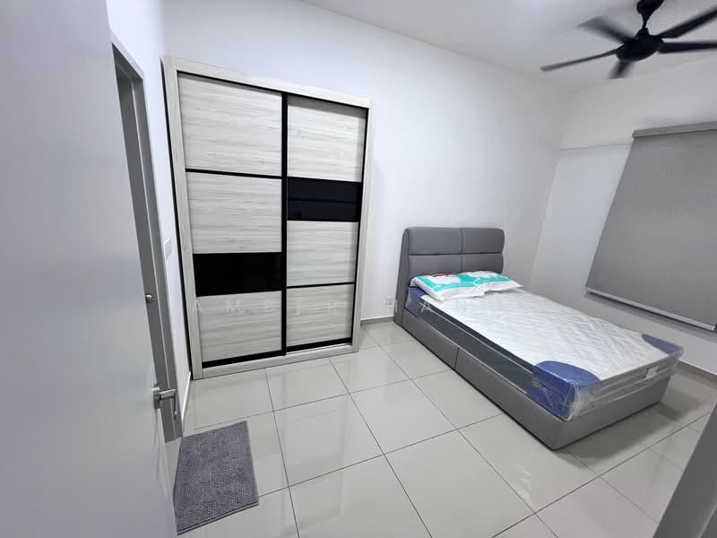 Kondominium untuk Disewa di The Amarene - Amber Hang - Bedroom - PropertyGuru.com.my