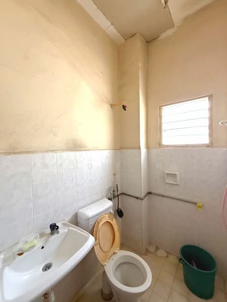 2-storey Terraced House for Sale in Johor Bahru (Johor) - Sandry Ong - Bathroom - PropertyGuru.com.my