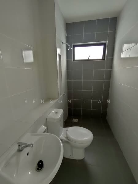 Semi-Detached House for Sale in Puncak Alam (Selangor) - Benson Lian - Bathroom - PropertyGuru.com.my