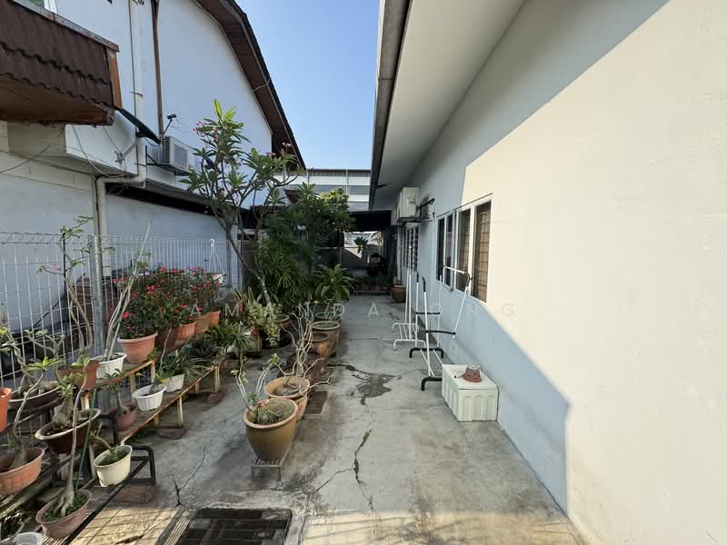 Seksyen 2 untuk Untuk Dijual - RM 1,600,000, Mac 2026 - Exterior - PropertyGuru.com.my