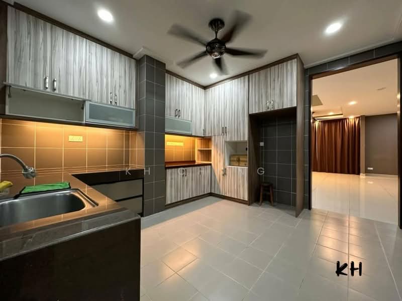 Fuego, Bandar Bukit Raja untuk Untuk Dijual - RM 1,030,000, Apr 2026 - Kitchen - PropertyGuru.com.my