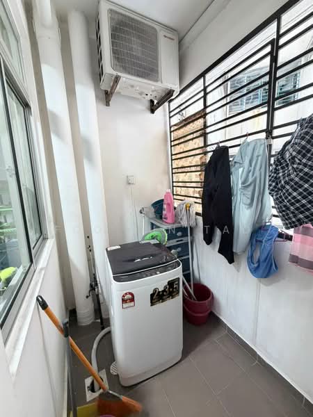 Larkin Heights untuk Untuk Disewa - RM 2,200 /bulan, Mac 2026 - Balcony - PropertyGuru.com.my