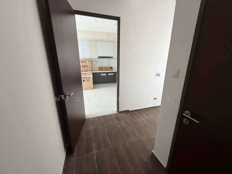 Condominium for Sale at Kings Bay @ Country Garden Danga Bay - Michelle Tey - Kitchen - PropertyGuru.com.my