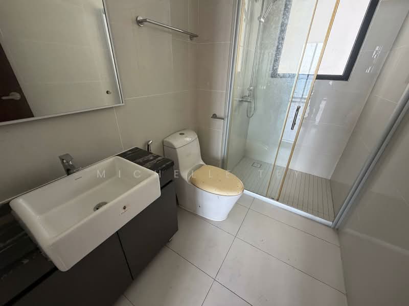 Condominium for Sale at Kings Bay @ Country Garden Danga Bay - Michelle Tey - Bathroom - PropertyGuru.com.my