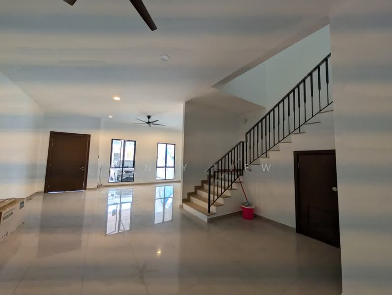 Rumah Teres 2 Tingkat untuk Dijual di Setia Safiro (Cyberjaya) - Henry Liew - Living Room - PropertyGuru.com.my