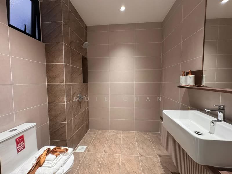 Service Residence for Sale at Veranda Residence - Eddie Chan - Bathroom - PropertyGuru.com.my