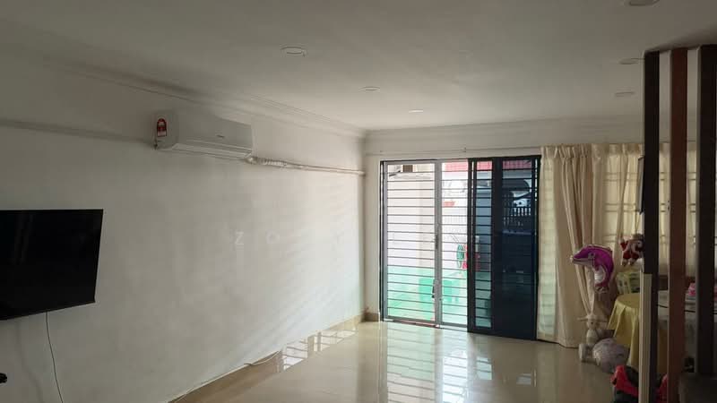 2-storey Terraced House for Sale in Johor Bahru (Johor) - Zoey Lee - Living Room - PropertyGuru.com.my
