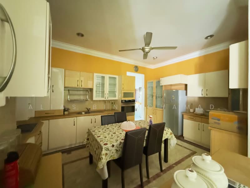 Bungalow for Sale in Kuala Ibai (Terengganu) - Alias Bin Mohamad - Kitchen - PropertyGuru.com.my