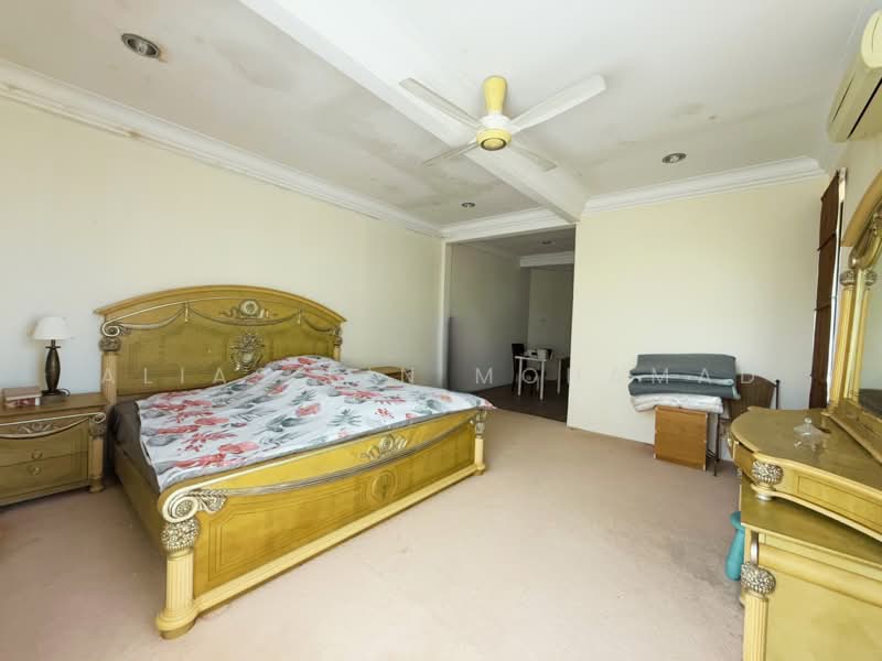 Bungalow for Sale in Kuala Ibai (Terengganu) - Alias Bin Mohamad - Bedroom - PropertyGuru.com.my