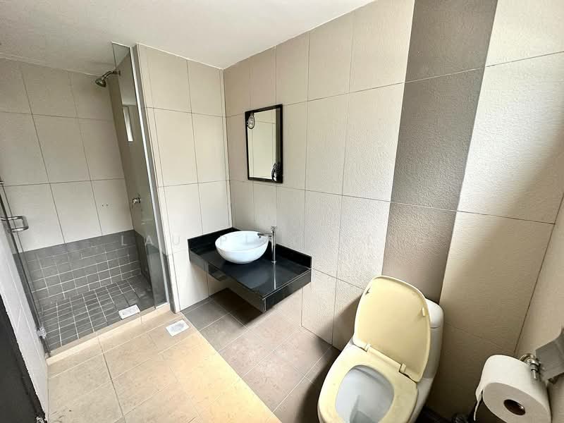 Larkin Residence (Phase Three) untuk Untuk Dijual - RM 470,000, Mac 2026 - Bathroom - PropertyGuru.com.my