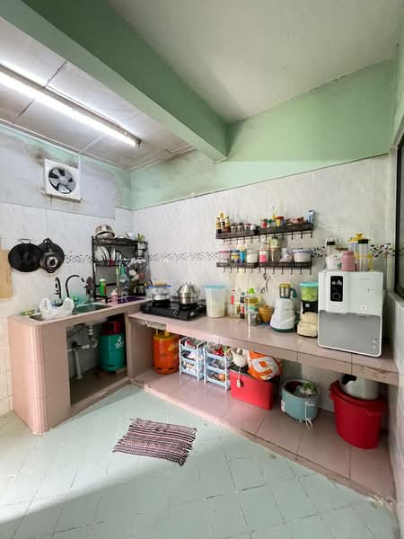 2-storey Terraced House for Sale in Taman Mount Austin (Tebrau) - Rain Ng - Kitchen - PropertyGuru.com.my