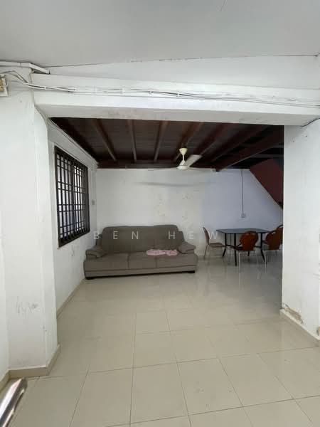 Solok Sungai Pinang untuk Untuk Dijual - RM 300,000, Mac 2026 - Living Room - PropertyGuru.com.my