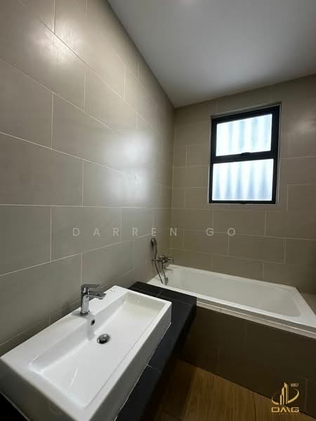 Semi-Detached House for Sale in Setia Alam (Selangor) - Darren Go - Bathroom - PropertyGuru.com.my