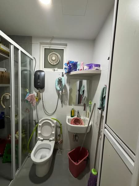 Service Residence for Rent at Impiria Residensi Bukit Tinggi Klang - KEVIN LOW - Bathroom - PropertyGuru.com.my