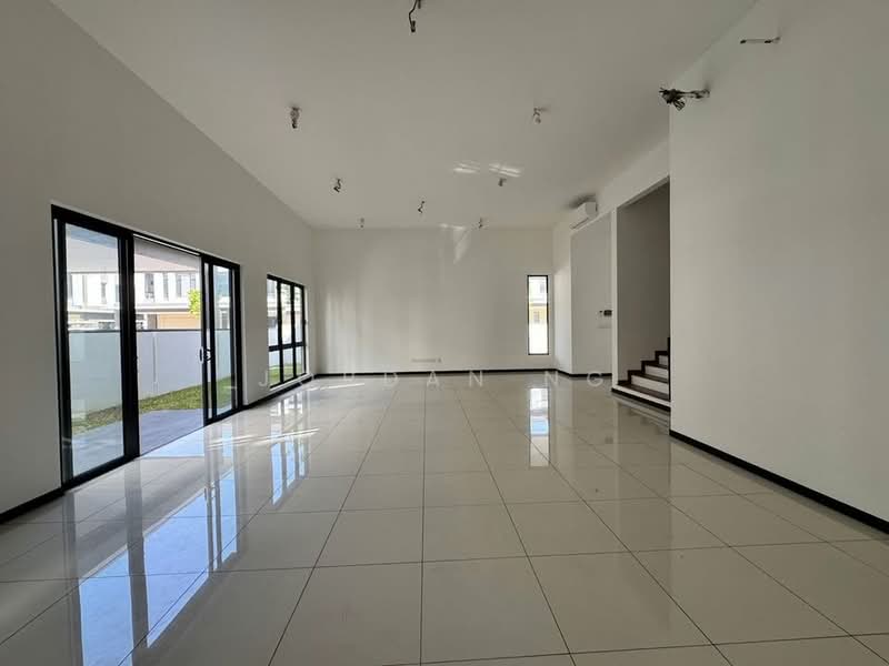 Semi-Detached House for Sale in Telok Panglima Garang (Selangor) - Jordan Ng - Living Room - PropertyGuru.com.my