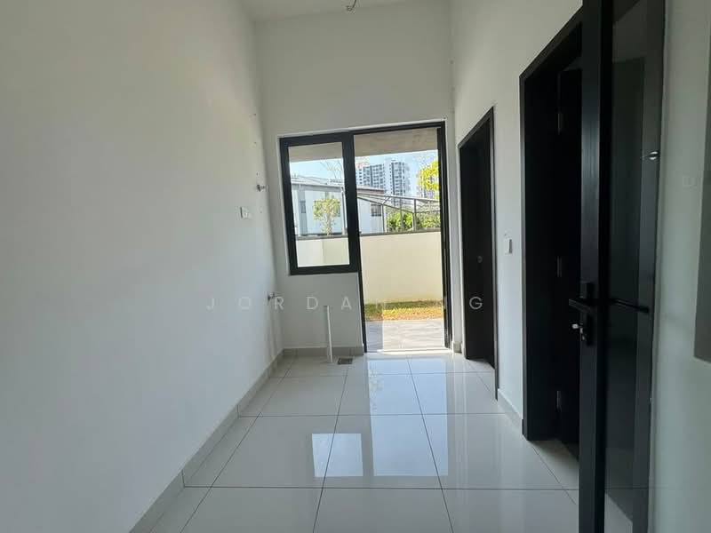 Semi-Detached House for Sale in Telok Panglima Garang (Selangor) - Jordan Ng - Entrance - PropertyGuru.com.my