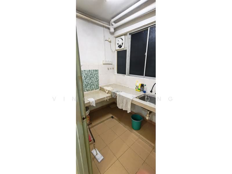 Apartment for Sale at Flora Damansara Apartment - Vincent Yong - Kitchen - PropertyGuru.com.my