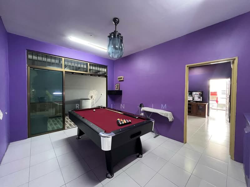 Cluster House for Sale in Taman Scientex Pasir Gudang (Pasir Gudang) - Robin Lim - Living Room - PropertyGuru.com.my