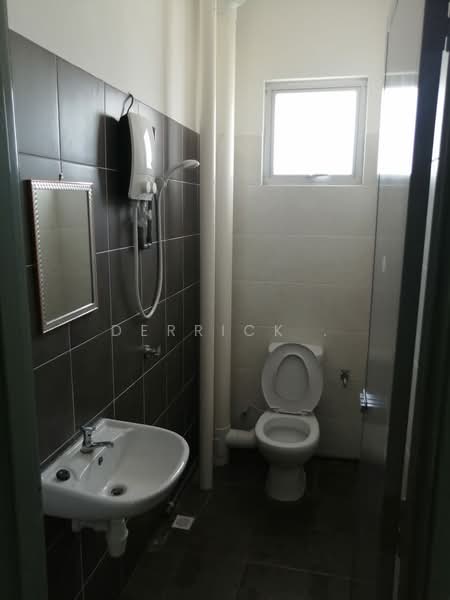 Apartment for Rent at The Rise Collection 3 - Derrick . - Bathroom - PropertyGuru.com.my