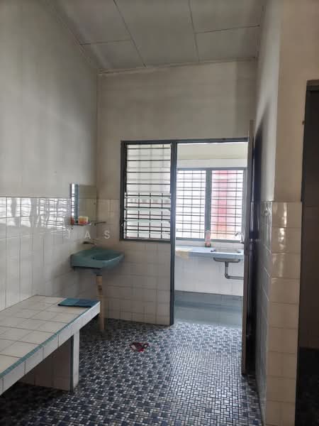 1-storey Terraced House for Rent in Taman Ipoh Jaya (Ipoh) - Jashen Tan - Bathroom - PropertyGuru.com.my