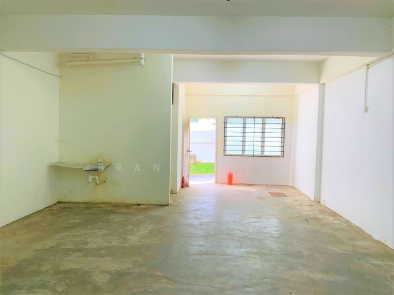 Ground Floor Shop, Lestari Perdana, Taman equine, Puncak Jalil, Seri Kembangan untuk Untuk Disewa - RM 3,200 /bulan, Apr 2026 - Interior - PropertyGuru.com.my