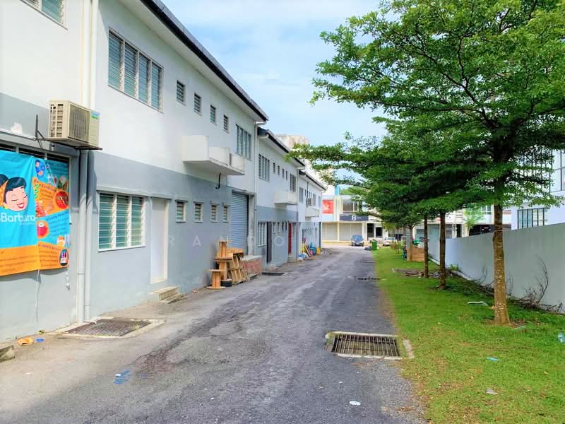 Ground Floor Shop, Lestari Perdana, Taman equine, Puncak Jalil, Seri Kembangan untuk Untuk Disewa - RM 3,200 /bulan, Apr 2026 - Exterior - PropertyGuru.com.my