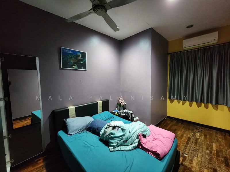 Semi-Detached House for Sale in Shah Alam (Selangor) - Mala Palanisamy - Bedroom - PropertyGuru.com.my