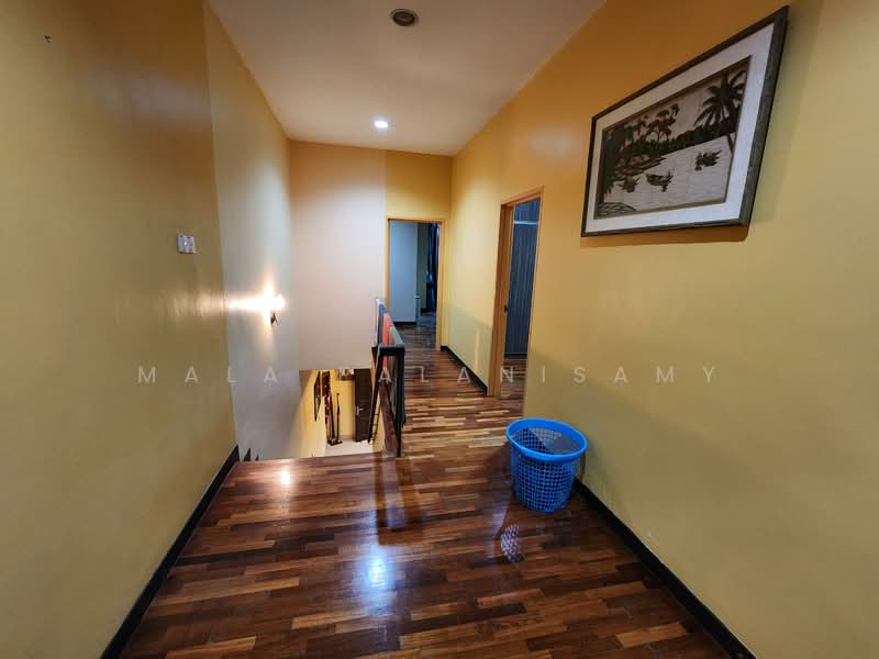 Semi-Detached House for Sale in Shah Alam (Selangor) - Mala Palanisamy - Corridor - PropertyGuru.com.my