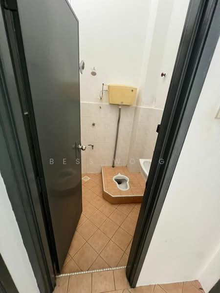 Taman Setia Indah untuk Untuk Disewa - RM 1,500 /bulan, Mac 2026 - Bathroom - PropertyGuru.com.my