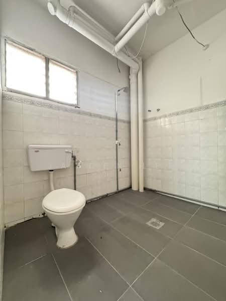 Condominium for Sale at Pelangi Indah Condominium - Jayden Lee - Bathroom - PropertyGuru.com.my