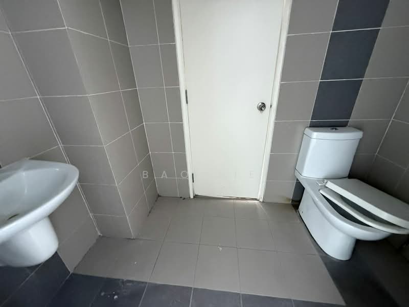 Pejabat untuk Dijual di Mont Kiara (Kuala Lumpur) - Bao Jie - Bathroom - PropertyGuru.com.my