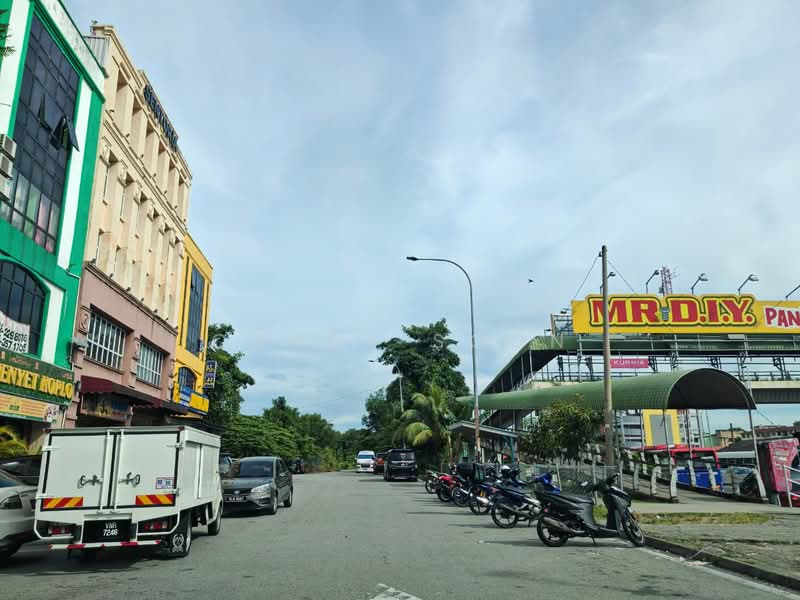 Shop / Office for Sale in Sungai Besi Indah (Seri Kembangan) - Candy Soon - Exterior - PropertyGuru.com.my