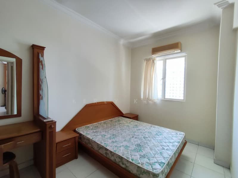 Condominium for Sale at Gold Coast Resort Condominium - Kerly Kee - Bedroom - PropertyGuru.com.my