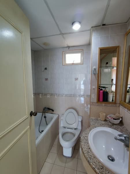 Condominium for Sale at Gold Coast Resort Condominium - Kerly Kee - Bathroom - PropertyGuru.com.my