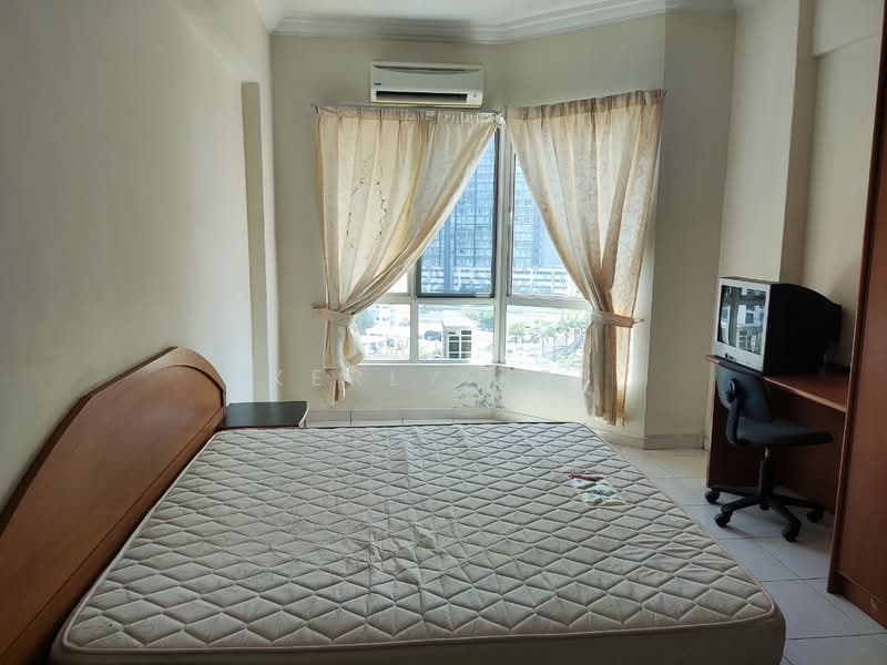 Condominium for Sale at Gold Coast Resort Condominium - Kerly Kee - Bedroom - PropertyGuru.com.my